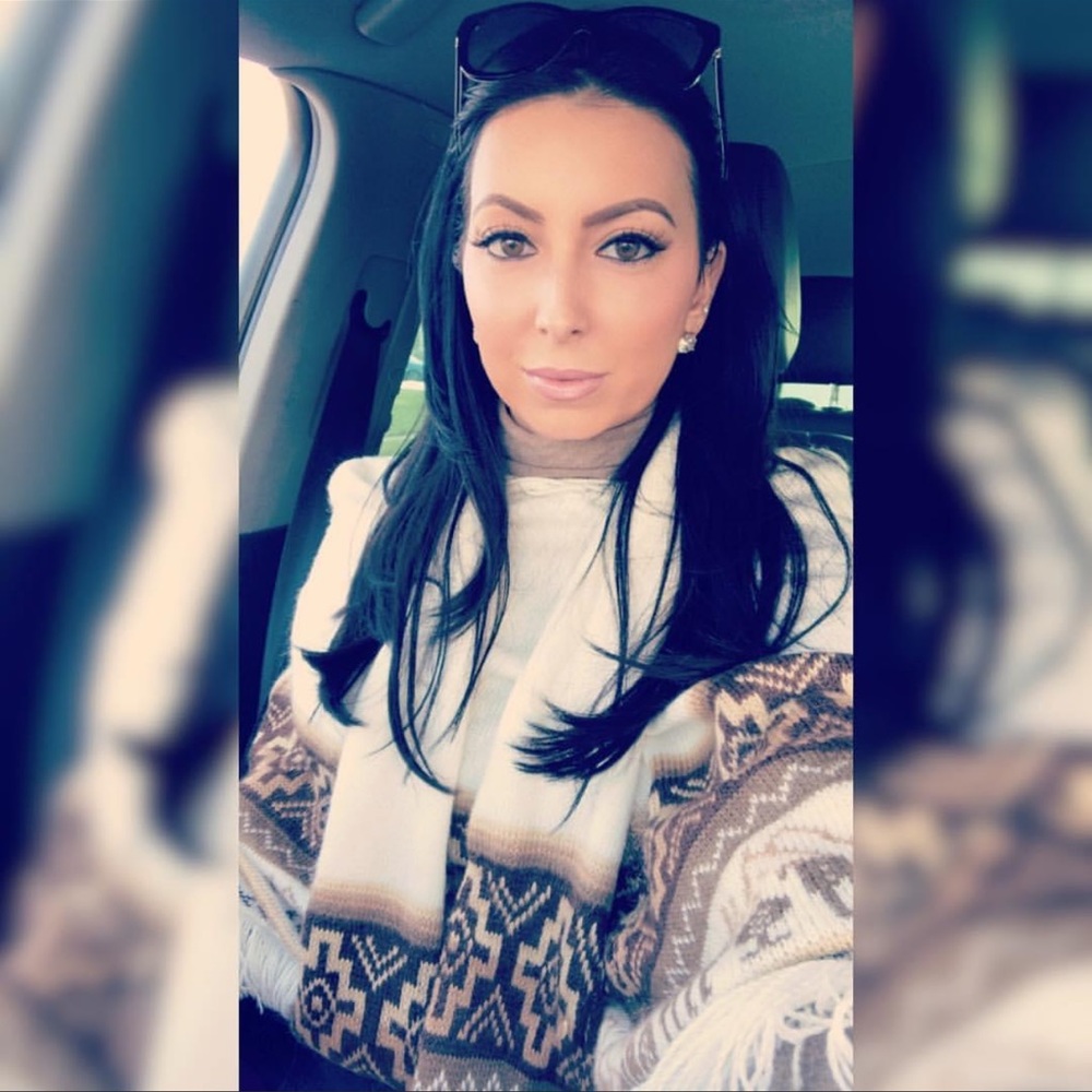 Meet your Posher, Niki